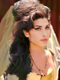 Amy Lee is the lead singer and co-founder of the American rock band  *Evanescence*. With her powerful, classically trained voice, she became  known for her emotive performances and gothic-inspired music.  *Evanescence*'s debut