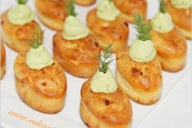 Recette De Mini Cakes Au Saumon Fume Et Creme D Avocat Recette Cake Saumon Recettes De Cuisine Recette