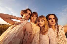 Victoria de angelis, bassista dei maneskin, è l'anima della band che ha vinto il festival di sanremo: Maneskin Victoria De Angelis Racconta Di Quando Caccio Damiano David Dalla Band Perche Troppo Pop