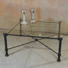 Table extensible en teck très pratique lorsque vous recevez des amis ou votre famille, fauteuils et chaises de jardins pour vous relaxer, chaises et tables en fer forgé pour une ambiance plus baroque, balancelle de jardin pour rêvasser ou faire la sieste. Table Basse En Fer Forge Et Verre