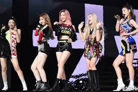Read dalla dalla from the story easy lyrics itzy by riripanda02 (febrian rizkiani) with 404 reads. Itzy Talks About Receiving Their Title Track From Park Jin Young And Filming Music Video In La Soompi