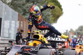 Checo pérez hizo autocrítica tras su noveno puesto en la clasificación en mónaco (1:07) el piloto de red bull se dijo molesto por no poder sacar provvecho de las progresiones del vehículo. Formula 1 El Circuito De Imola Frustra A Checo Perez Al Terminar Duodecimo El Pais Mexico