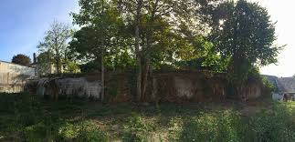 — 26 septembre 1998 à 11:47. Insolite Dans La Manche Un Terrain Avec Son Bunker Est A Vendre Pour 62 000 Cote Manche