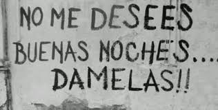 Entretenido juego de besos en el que ayudarás a dos jóvenes novios a hacerse mimos en situaciones en las que no se debería, ya que habrá mucha gente pendiente de lo que hacen. Accion Poetica No Me Des El Beso De Las Buenas Noches Dame Una Noche De Desear Buenas Noches Frases Bonitas Palabras De Inspiracion