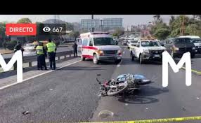 Ciudad de méxico (sputnik) — tras el colapso de un viaducto por el que pasaba la línea 12 del metro de ciudad de méxico, varias personas buscaban a familiares. Accidente En La Autopista Mexico Pachuca