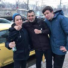 Школа, футбол и клей «момент». Pasha Tehnik Biografiya Kto Skryvaetsya Pod Maskoj Gorilly