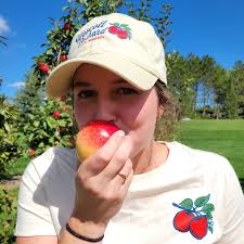 📯🎈🎉RiverBelle apples have arrived! 🎉🎈📯 These are one of our  favorites, and nooo it doesn't have anything to do with the fact that our  very own Fred Wescott introduced them to the