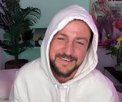 Carmen Stauffer's Instagram, Twitter & Facebook