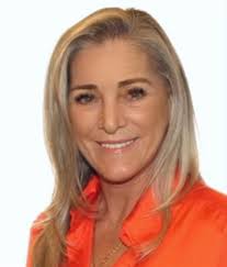 Lynda Aubin's Instagram, Twitter & Facebook