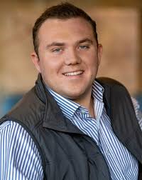 Eight run for four spots