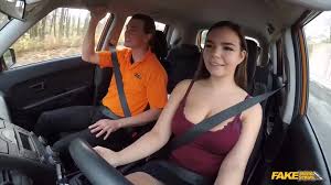 Я ебу! Водитель высадил пассажира на автобусной остановке. Смотреть порно  онлайн.