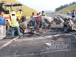 2019 eksiden 3 kereta manjung depan aeon. Tak Tahu Anak Saudara Ke Perak