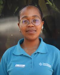 🐠💙 Team Spotlight! 💙🐠 Today we're celebrating one of the amazing people  who keeps things running smoothly behind the scenes — our Senior Keeper,  Lily! 🌊✨ Lily is known for her incredible