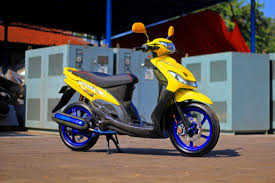 Modif mio j babylook modif mio j biru modif mio j hitam merah modif mio j hitam polos modif mio j jadi trail modif mio j keren modif mio j merah 2014. Modifikasi Yamaha Mio Smile Ala Thai Style Bikin Nengok Terus Motorplus