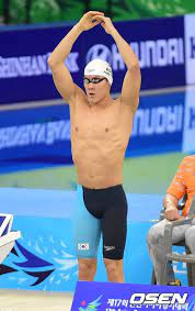 박태환이 실제 경기가 열리는 올림픽 아쿠아틱 스타디움에서 힘차게 물살을 가릅니다. ì‚¬ì§„ ë°•íƒœí™˜ ëª¸ í•œë²ˆ í'€ì–´ë³¼ê¹Œ ì¡°ì„ ì¼ë³´