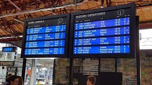 Noul sistem electronic de informare din gara de nord bucureşti este funcţional, începând de astăzi, a anunţat joi compania care administrează reţeaua de căi ferate din românia, cfr sa. Foto Gara De Nord Vechea TabelÄƒ De Sosiri PlecÄƒri A Fost InlocuitÄƒ Cu Una ModernÄƒ Hotnews Mobile