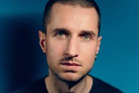 Simon Chevrier, auteur, lauréat du Goncourt du premier roman 2025