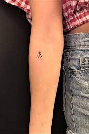 30 Small Minimalistic Tattoo Ideas Inspiration Brighter Craft Tiny Rose Tattoos Unique Small Tattoo Little Tattoo For Girls