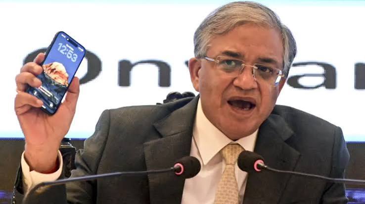 CEC ज्ञानेश कुमार को हटाने की मांग फिर हुई तेज, राज्यसभा में विपक्ष के 73 सांसदों ने दिया नया नोटिस - India TV Hindi