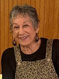 Maxine Lytle's Instagram, Twitter & Facebook