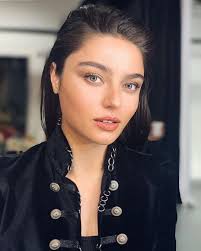 instagram da tuba buyukustun cok tatli aycaaysinturan aycaaysinturan promis serien
