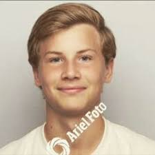 Sebastian Lund Moen (@Jantooos)