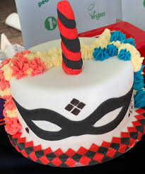 Harley quinn birthday cake 10 joker cakes for girls photo harley quinn and joker wedding cake. Harleyquinncake Hashtag On Twitter