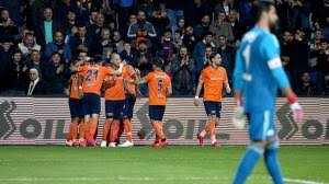 Fenerbahçe ile deplasmanda karşılaşan erzurumspor'da maça yedek başlayan ricardo gomes karşılaşmanın 60. Yanal Fenerbahce Trikot Zu Gross Fur Einige