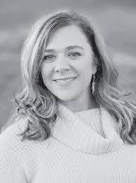 Ashley Riemer's Instagram, Twitter & Facebook