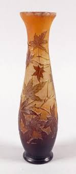 Emile Galle 1846 1904 Vase En Verre Multicouche A Decor Ambre Et Vert De Vase Galle Art Du Verre Vente Aux Encheres