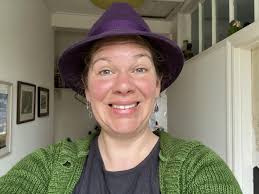 Holly's Folk Treasures (Live)