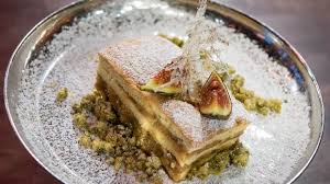 Samis Crossover Cake Vereint Die Wurzeln Zweier Nationen Miteinander Der Japanische Schwammkuchen Ist Gefullt Mit Ein Rezepte Schwammkuchen Lebensmittel Essen