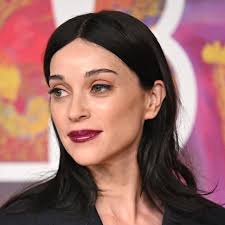 St. Vincent Hates John Mayer's "Daughters": "It's So Deeply Misogynistic"