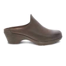 Enjoy comfort and support when you need it most with shoes from dansko. Women S Dansko Lamey Wellehan Shoes