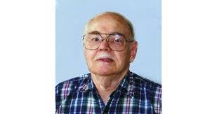 Kenneth Engle's Instagram, Twitter & Facebook