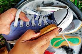 5 Trucos Para Dejar Tus Tenis Blancos Como Nuevos Cocina Vital Que Cocinar Hoy Limpieza De Zapatos Tenis Blancos Lavar Tenis Blancos