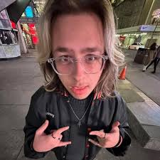 Hello! My name is Ben Menard and I'm from Shreveport, Louisiana. I am 100%  committed to UARK but am undecided