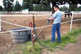 Avoid common mistakes by watching our free how to install an electric fence. Ground An Electrical Fence Properly In Horse Pastures Paddocks And Arenas Expert Advice On Horse Care And Horse Riding