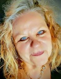 Sarah Dunaway's Instagram, Twitter & Facebook