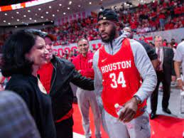 Here you'll receive information regarding the college and information on their men's basketball program like who to contact about recruiting, names of. Chris Paul Gives University Of Houston Major Love With Surprise Fertitta Center Drop In