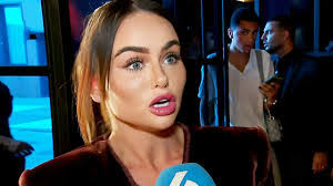 Sarah Haar's Instagram, Twitter & Facebook