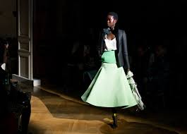 Translation haute finance from french into russian by promt, grammar, pronunciation, transcription, translation examples, online translator and promt.one dictionary for english, russian, german, french based on ai technologies and neural networks. In Conversation With Pascal Morand Executive President Of The Federation De La Haute Couture Buro 24 7