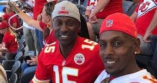 In this Episode Host Pat Mahomes Sr. Welcomes back retired MLB player and  good friend Latroy “Satch” Hawkins. Pat and Latroy and break down the MLB  lockout concerns and explains the issues