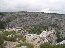 creux du van wanderung naturschutzgebiet natur
