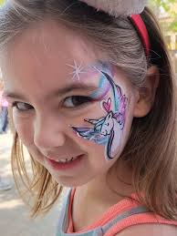 I had an awesome day at the Oshkosh Farmers Markets! 🌈🎉🩷🌼 Thank y'all  for visiting and waiting, I'll paint a bit faster next time! Shaking the  rust off See y'all again this