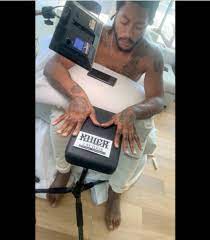 Derrick rose, the famous american basketball player has got many tattoos on his body. Derrick Rose Shows Off 5 New Tattoos Fadeaway World