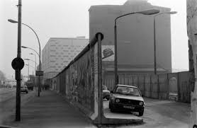 East Side Gallery In Berlin Friedrichshain Der Ehemaligen Hauptstadt Der Ddr Deutsche Demokratische Republi Berlin Friedrichshain Hauptstadt Der Ddr Berlin
