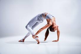Yoga Women Sport Sports Exercising Fitness Model 5k Wallpaper Hdwallpaper Desktop How To Do Yoga Yoga Poses For Men Yoga Poses