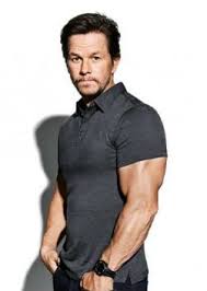 American actor mark wahlberg is one of a handful of respected entertainers who successfully made the transition from teen pop idol to acclaimed actor. Mark Uolberg Biografiya Foto Lichnaya Zhizn Zhena I Deti Rost I Ves 2021