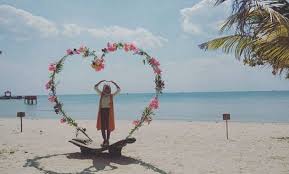 Terdapat beberapa tempat menarik di sekitarnya, seperti pantai bandengan yang berjarak sekitar 0,41 km dan jepara ourland park berjarak sekitar 1,82 km. 10 Spot Foto Di Pantai Bandengan Jepara Jam Buka Tutup Harga Tiket Masuk Lokasi Alamat Penginapan Hotel Villa Keindahan Di Sekitar Area Jejakpiknik Com